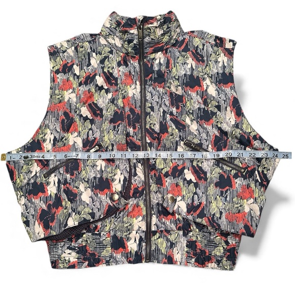 FP Movement Off The Grid Printed Cargo Hooded Vest Supernova Floral NWT - Small - Picture 8 of 12
